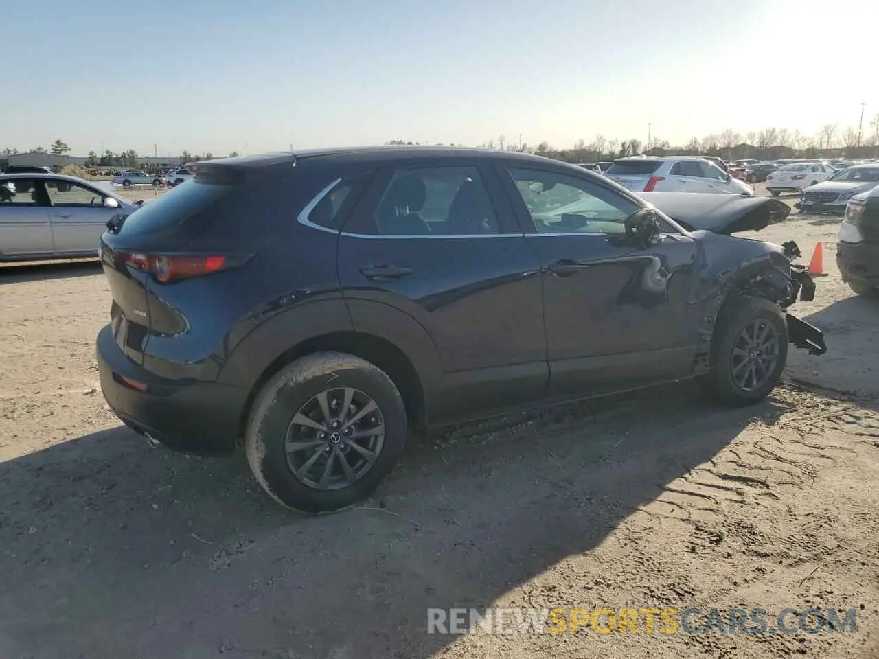 3 fotografías del automóvil dañado 3MVDMBAM2RM675084 MAZDA CX30 2024