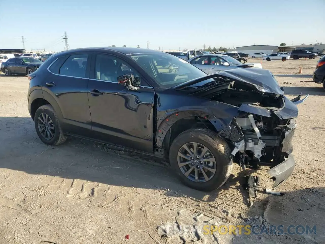 4 fotografías del automóvil dañado 3MVDMBAM2RM675084 MAZDA CX30 2024