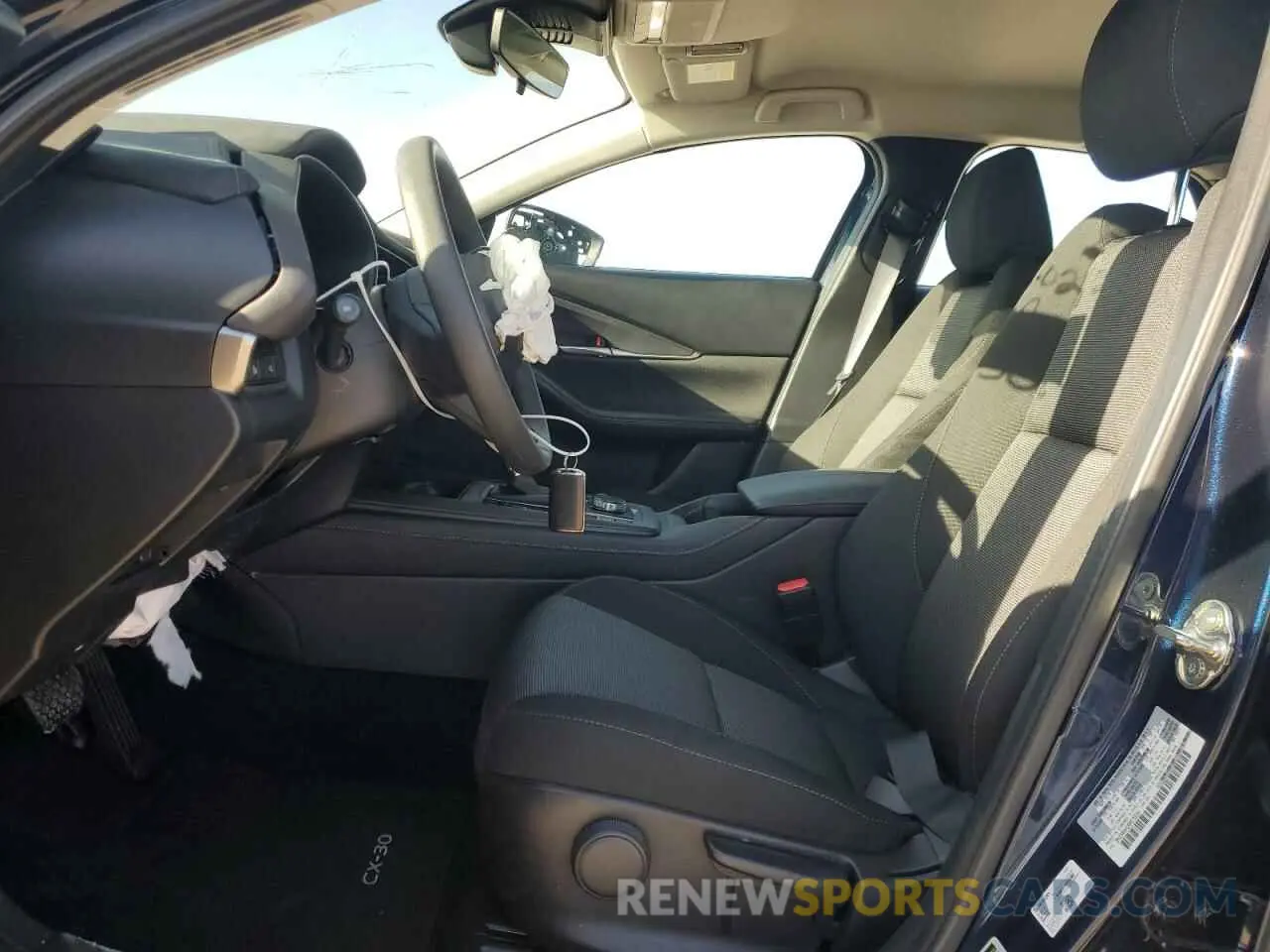 7 fotografías del automóvil dañado 3MVDMBAM2RM675084 MAZDA CX30 2024