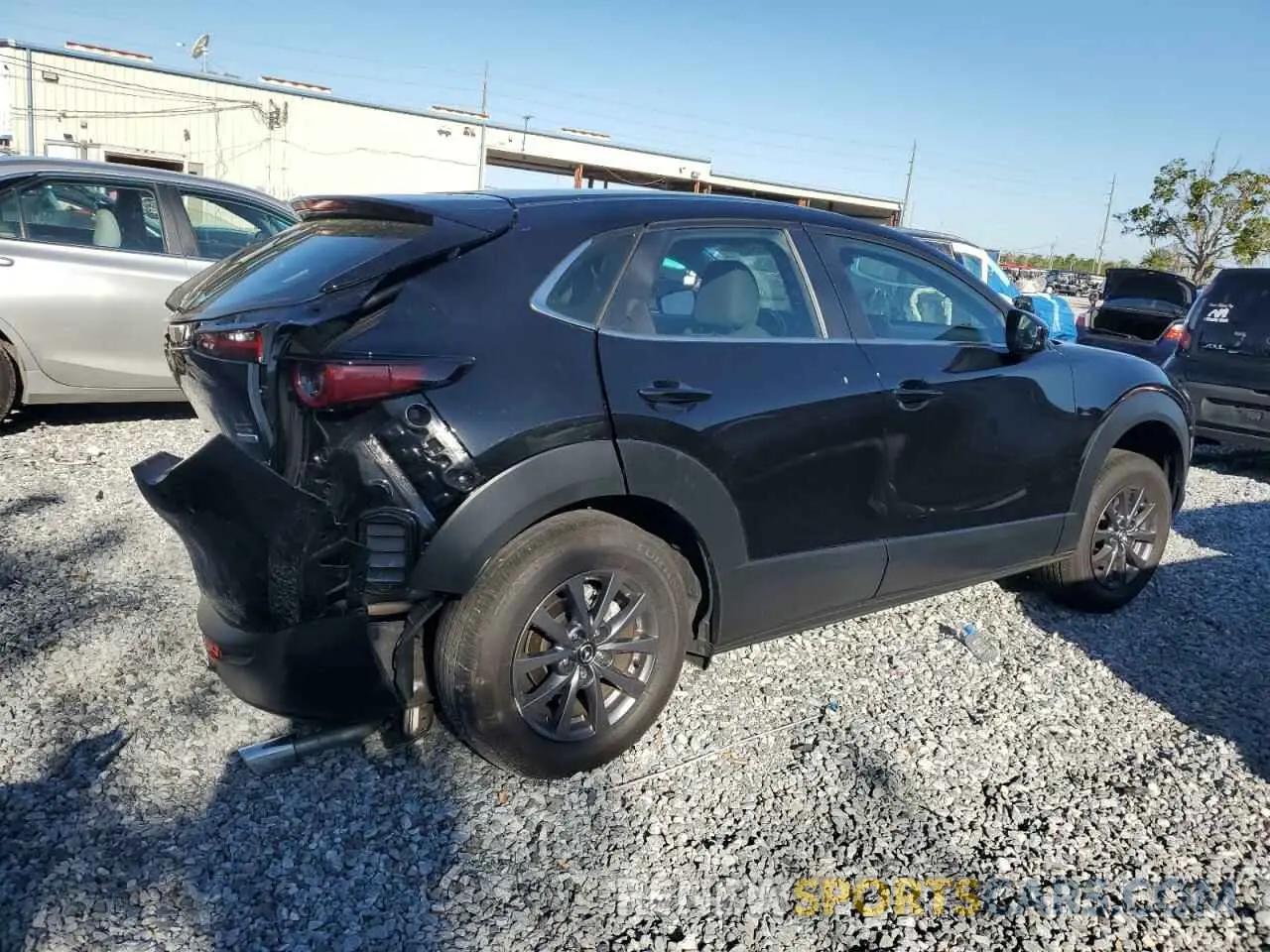 3 fotografías del automóvil dañado 3MVDMBAM2RM687235 MAZDA CX30 2024