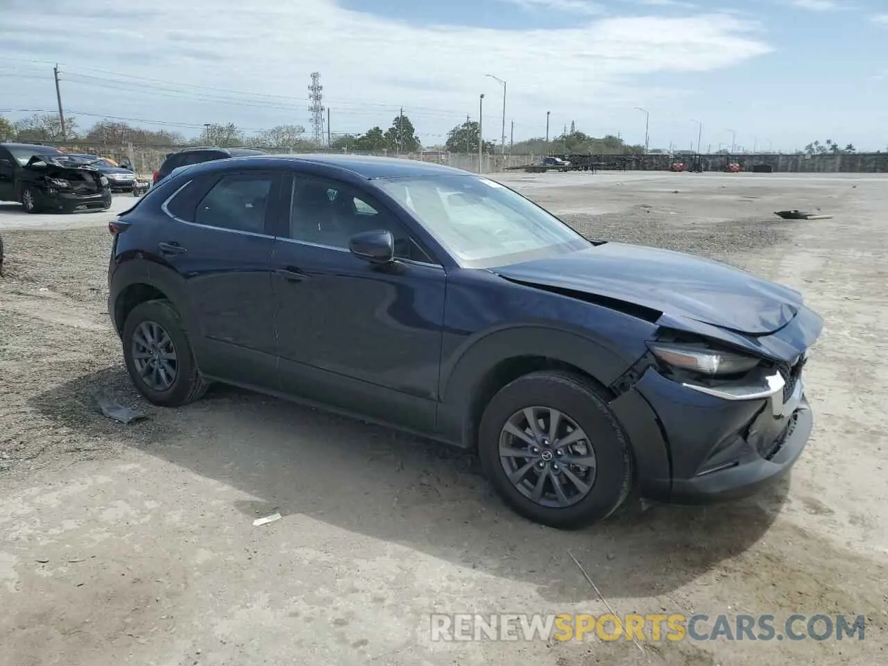 4 fotografías del automóvil dañado 3MVDMBAM4RM642331 MAZDA CX30 2024