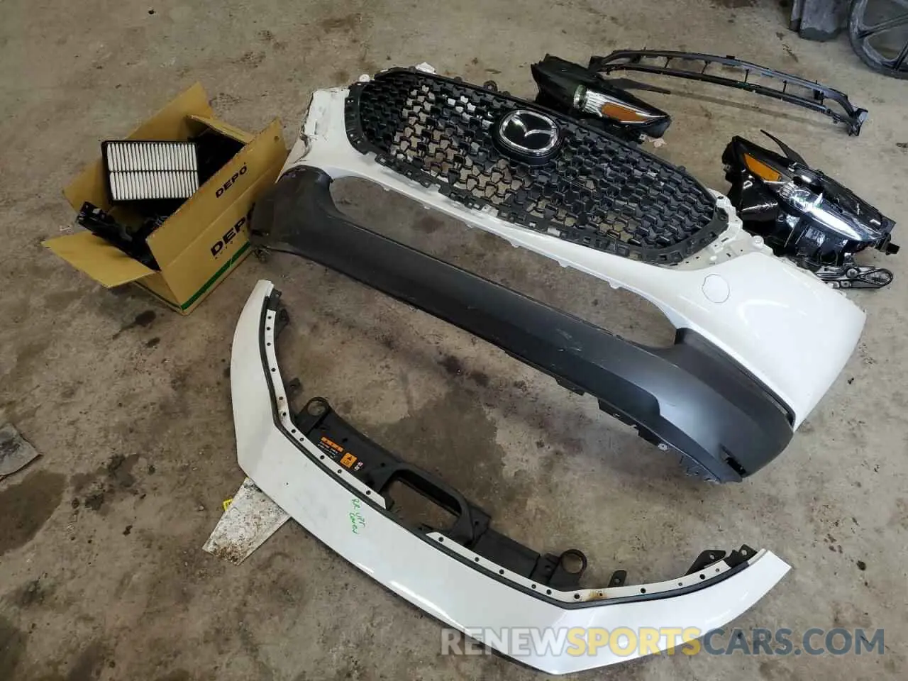 13 fotografías del automóvil dañado 3MVDMBAM4RM711258 MAZDA CX30 2024