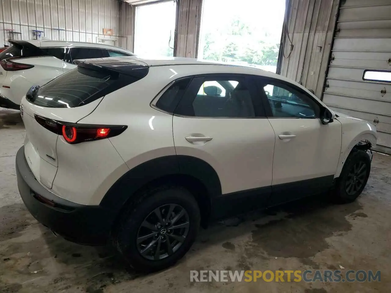 3 fotografías del automóvil dañado 3MVDMBAM4RM711258 MAZDA CX30 2024