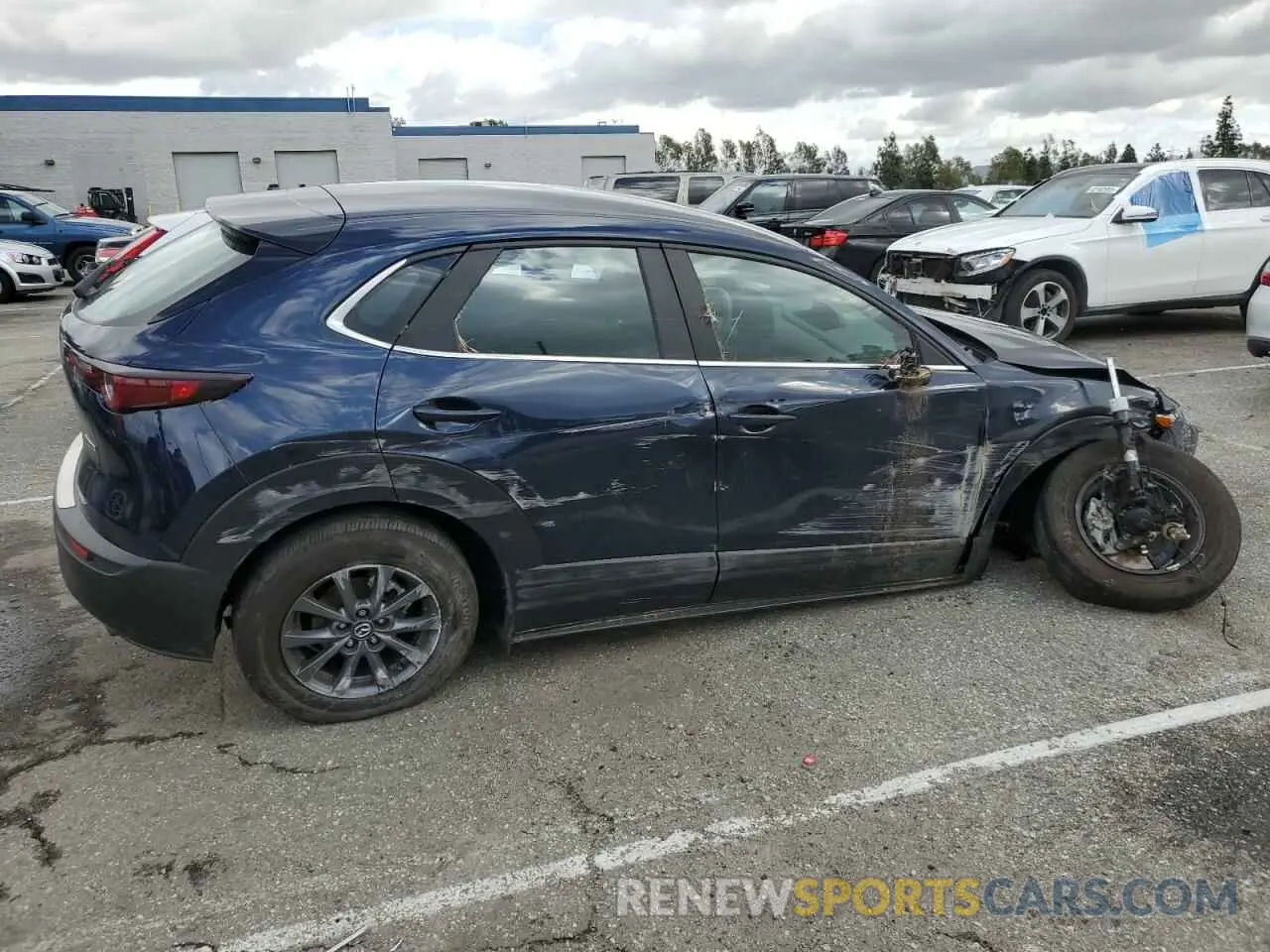 3 fotografías del automóvil dañado 3MVDMBAM5RM655105 MAZDA CX30 2024