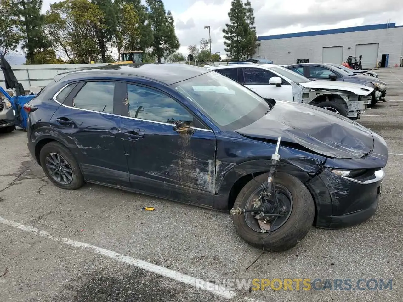 4 fotografías del automóvil dañado 3MVDMBAM5RM655105 MAZDA CX30 2024