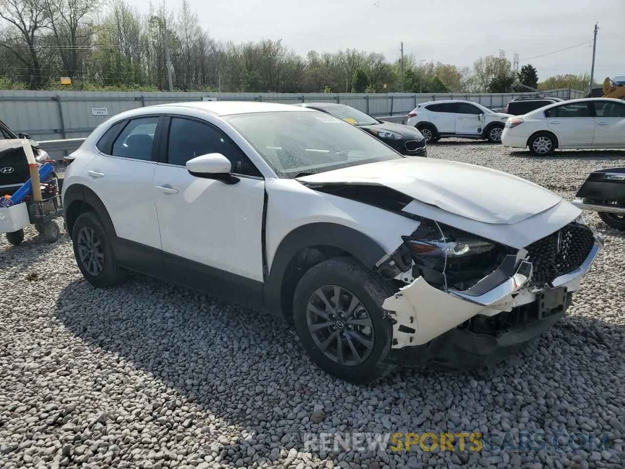 4 fotografías del automóvil dañado 3MVDMBAM5RM659087 MAZDA CX30 2024