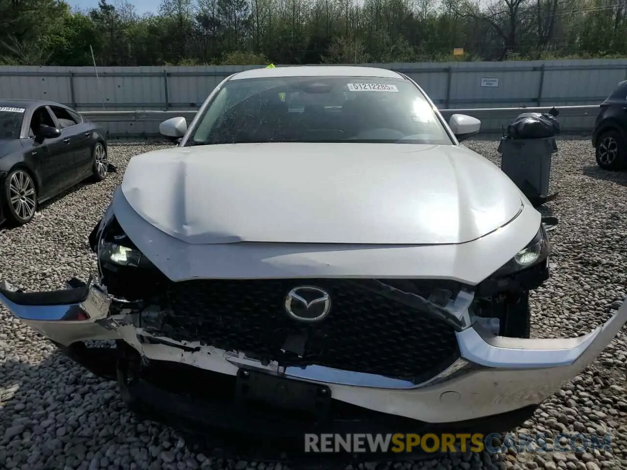 5 fotografías del automóvil dañado 3MVDMBAM5RM659087 MAZDA CX30 2024