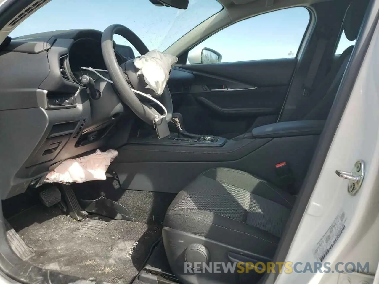 7 fotografías del automóvil dañado 3MVDMBAM5RM659087 MAZDA CX30 2024