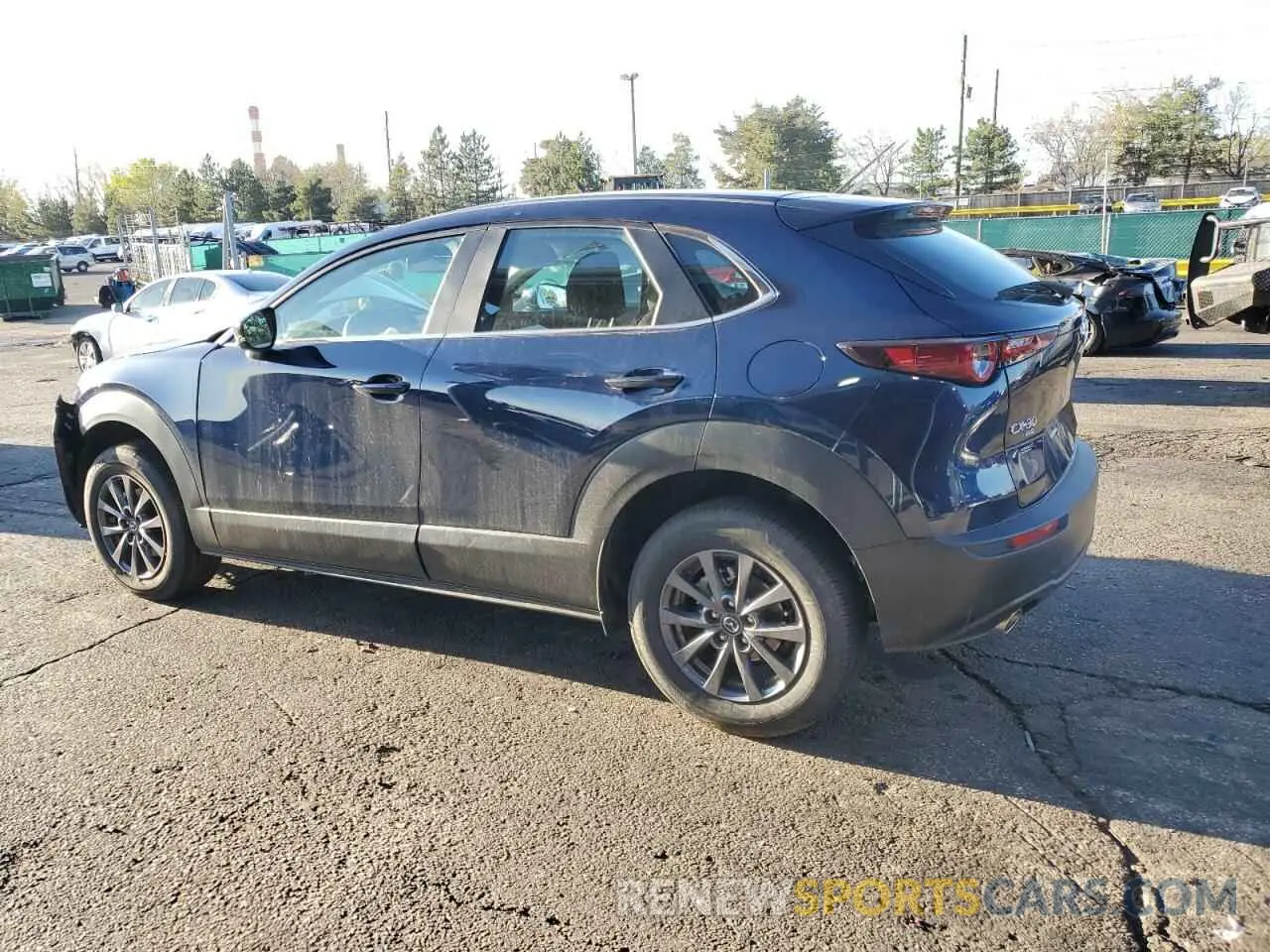 2 fotografías del automóvil dañado 3MVDMBAM5RM720275 MAZDA CX30 2024