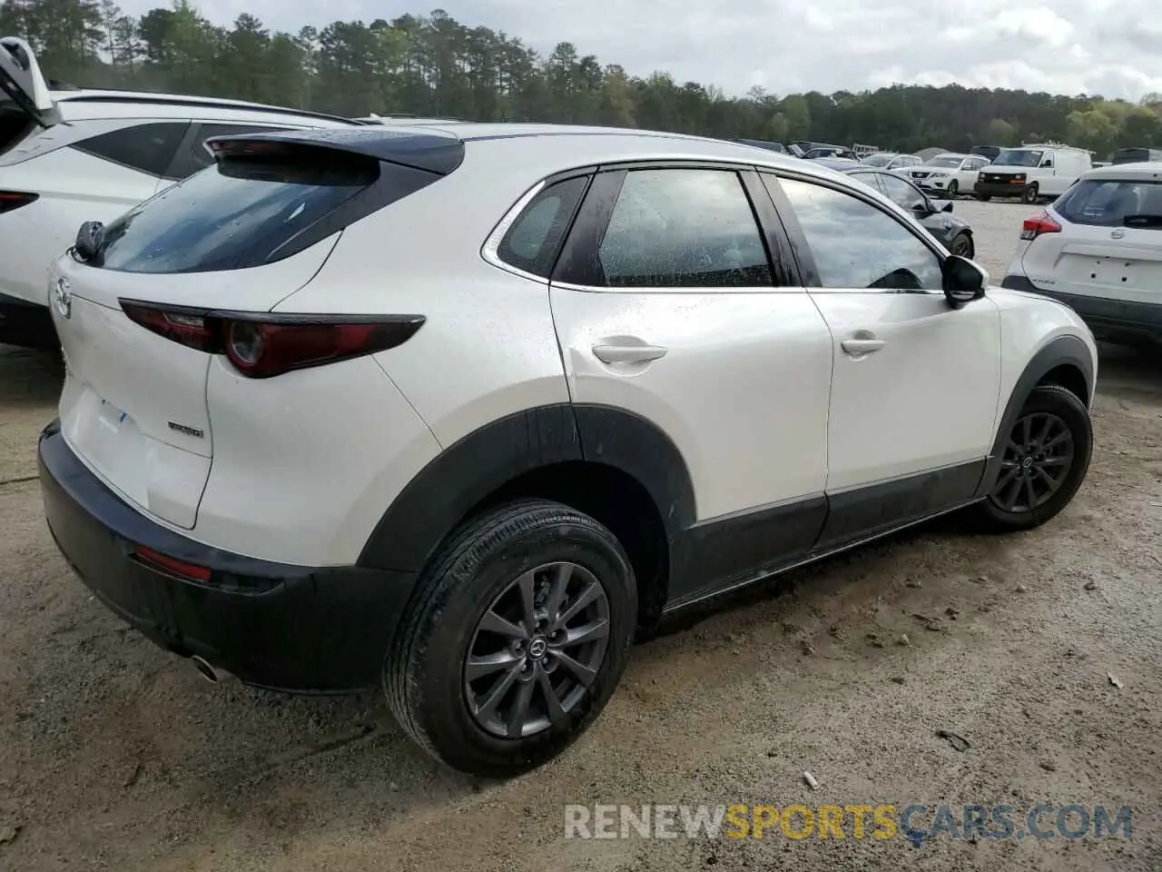 3 fotografías del automóvil dañado 3MVDMBAM6RM639446 MAZDA CX30 2024