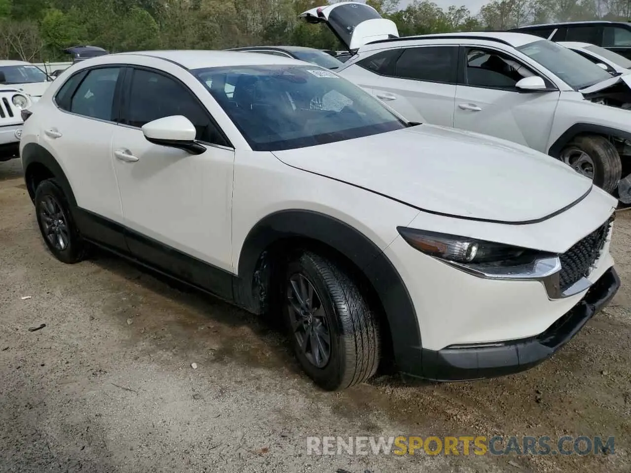 4 fotografías del automóvil dañado 3MVDMBAM6RM639446 MAZDA CX30 2024
