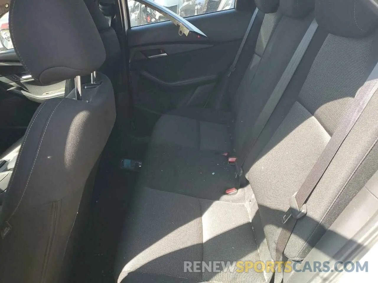 12 fotografías del automóvil dañado 3MVDMBAMXRM659652 MAZDA CX30 2024