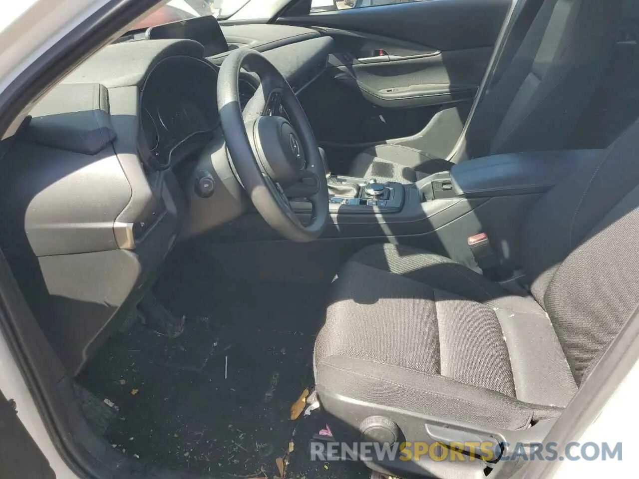 7 fotografías del automóvil dañado 3MVDMBAMXRM659652 MAZDA CX30 2024