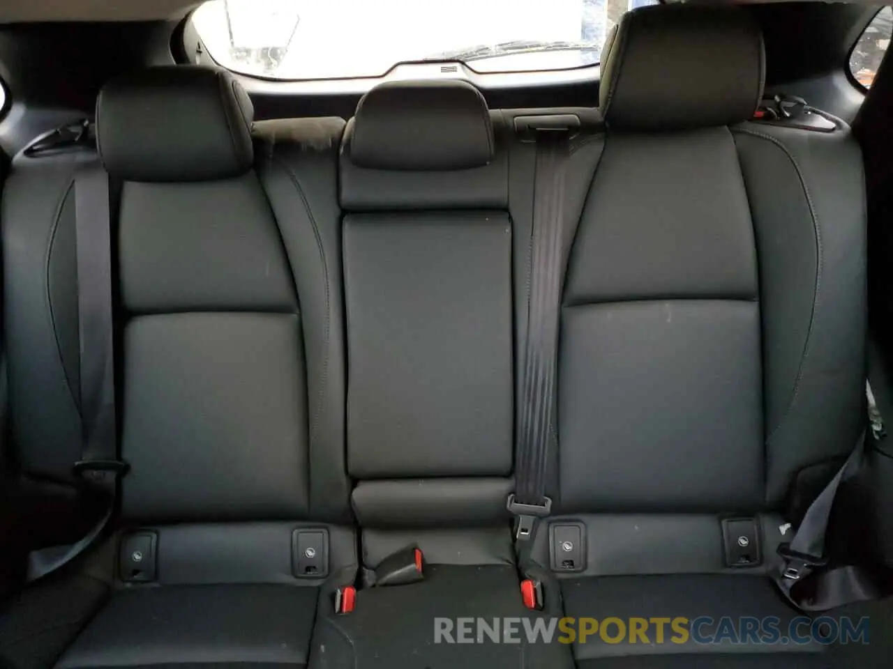 10 fotografías del automóvil dañado 3MVDMBBM0RM663028 MAZDA CX30 2024