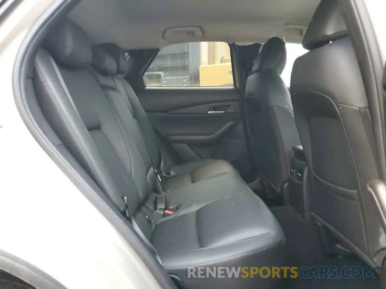 11 fotografías del automóvil dañado 3MVDMBBM0RM663028 MAZDA CX30 2024