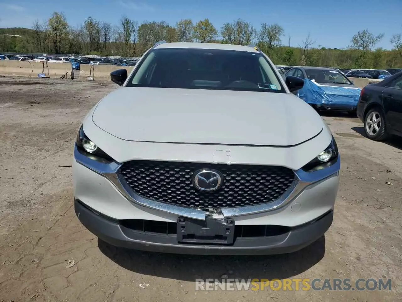 5 fotografías del automóvil dañado 3MVDMBBM1RM647338 MAZDA CX30 2024