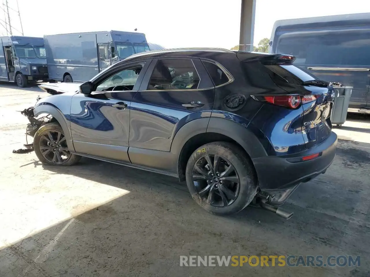 2 fotografías del automóvil dañado 3MVDMBBM2RM696645 MAZDA CX30 2024