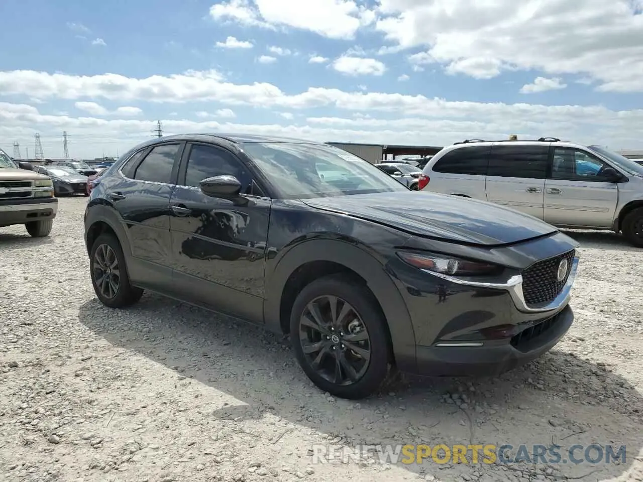 4 fotografías del automóvil dañado 3MVDMBBM5RM626122 MAZDA CX30 2024