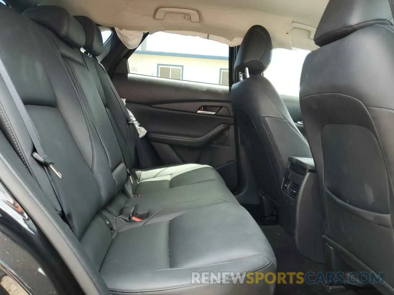 11 fotografías del automóvil dañado 3MVDMBBM5RM655247 MAZDA CX30 2024