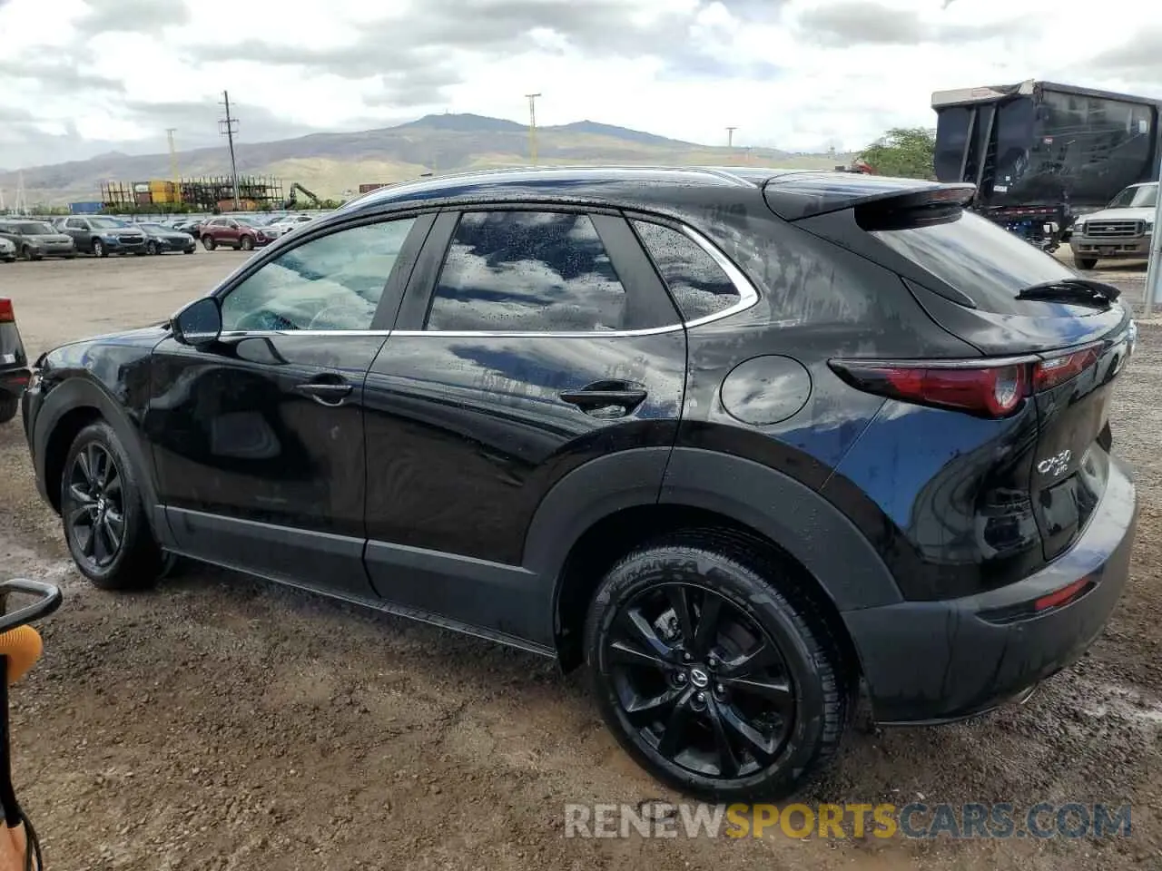 2 fotografías del automóvil dañado 3MVDMBBM5RM655247 MAZDA CX30 2024