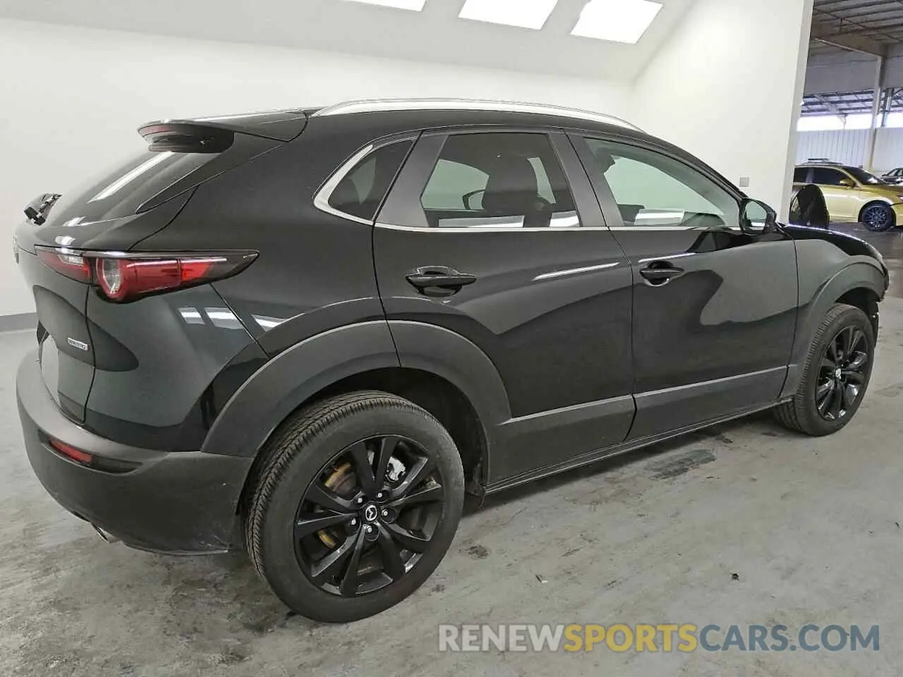 3 fotografías del automóvil dañado 3MVDMBBM6RM648209 MAZDA CX30 2024