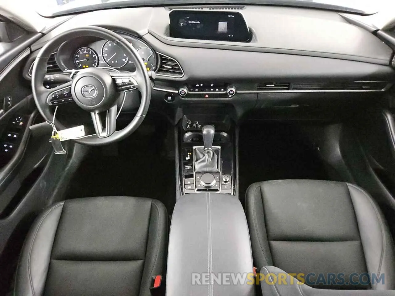8 fotografías del automóvil dañado 3MVDMBBM6RM648209 MAZDA CX30 2024