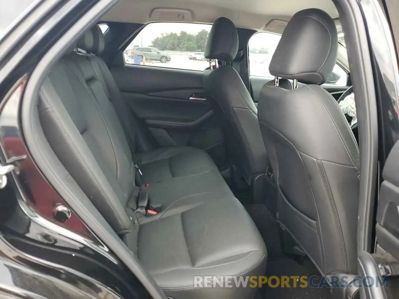 10 fotografías del automóvil dañado 3MVDMBBM7RM611928 MAZDA CX30 2024