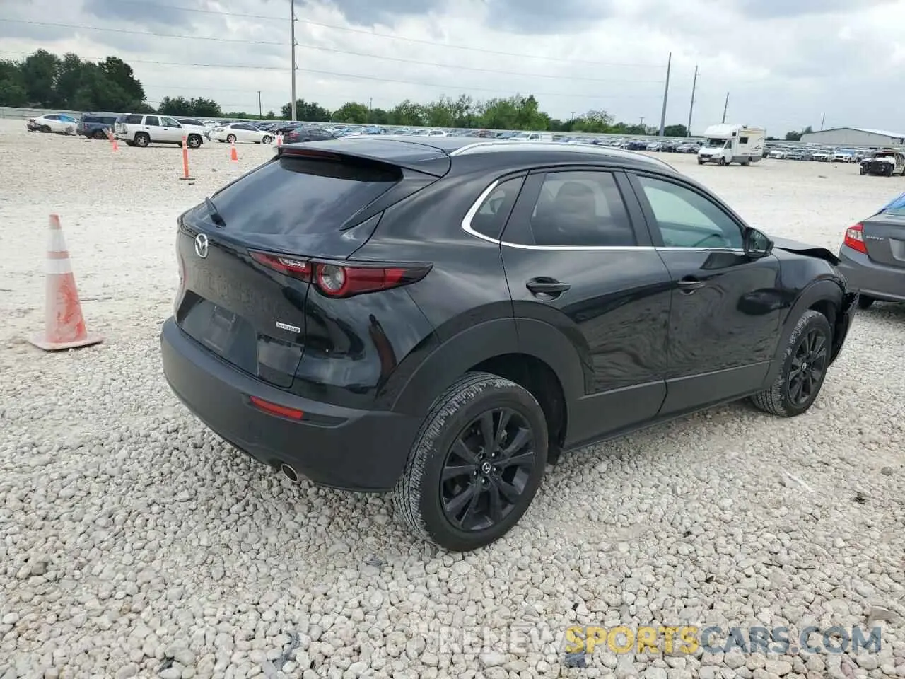 3 fotografías del automóvil dañado 3MVDMBBM7RM611928 MAZDA CX30 2024
