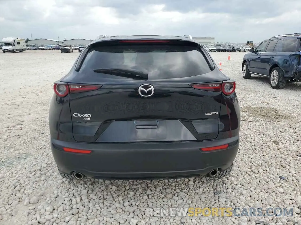 6 fotografías del automóvil dañado 3MVDMBBM7RM611928 MAZDA CX30 2024