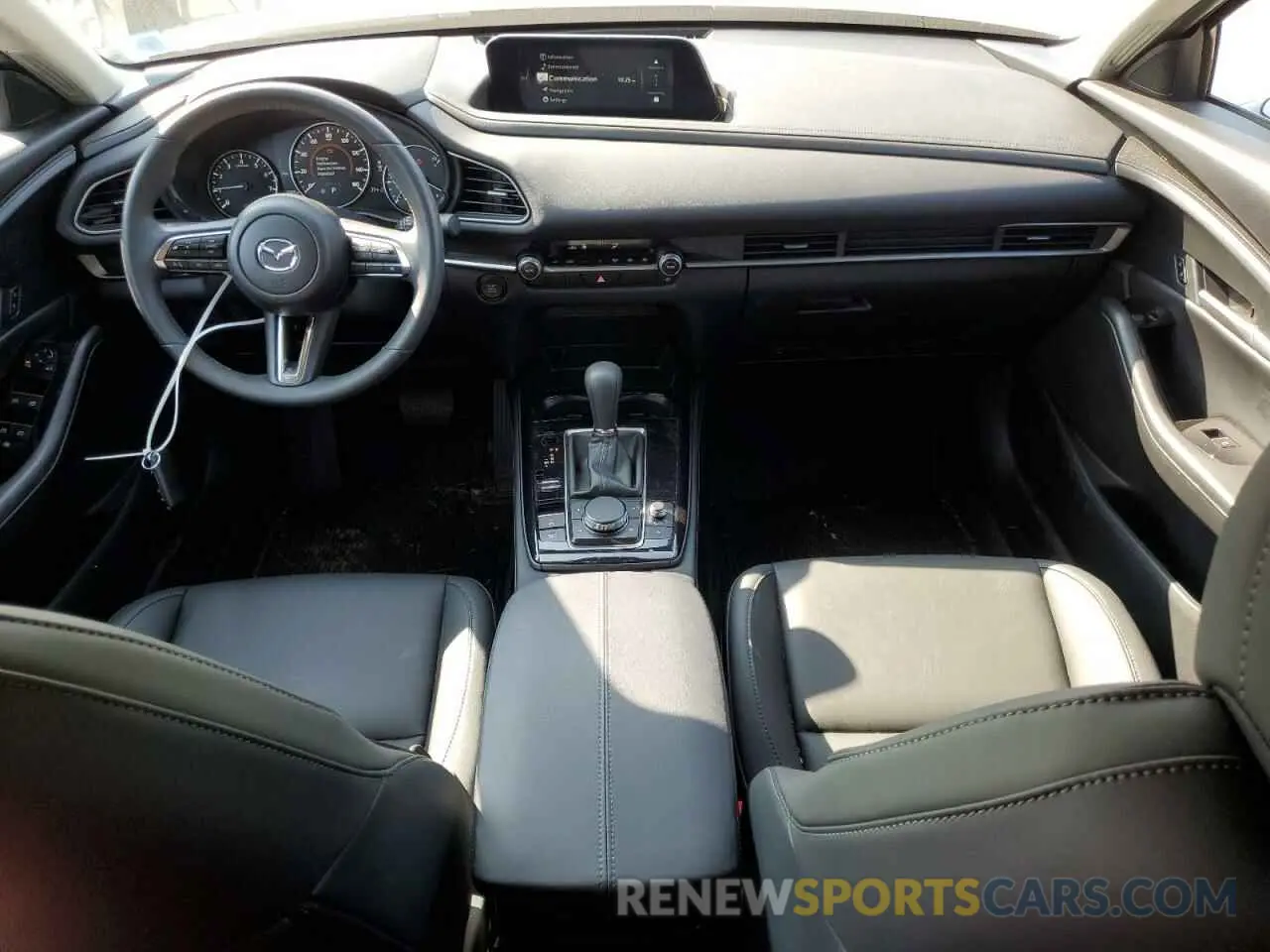 8 fotografías del automóvil dañado 3MVDMBBM7RM664516 MAZDA CX30 2024