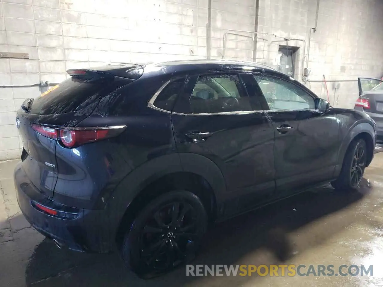 3 fotografías del automóvil dañado 3MVDMBBM7RM698567 MAZDA CX30 2024