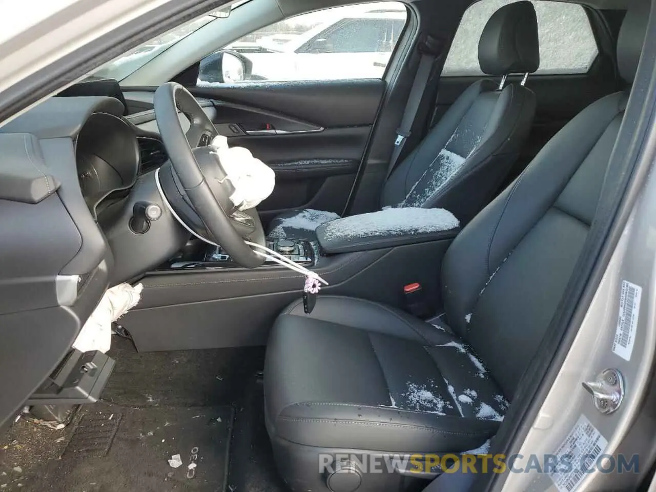 7 fotografías del automóvil dañado 3MVDMBBM9RM627970 MAZDA CX30 2024