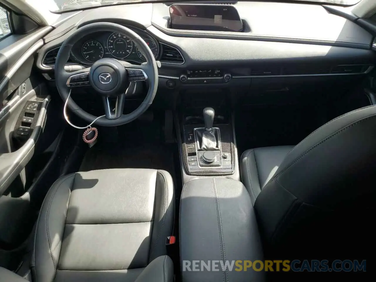 8 fotografías del automóvil dañado 3MVDMBBM9RM659950 MAZDA CX30 2024