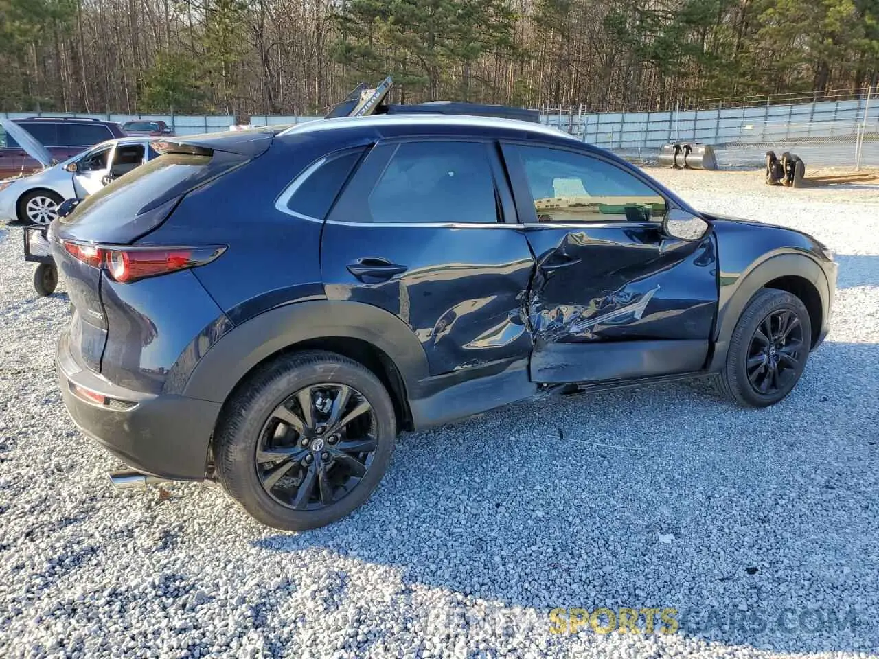 3 fotografías del automóvil dañado 3MVDMBBM9RM713408 MAZDA CX30 2024