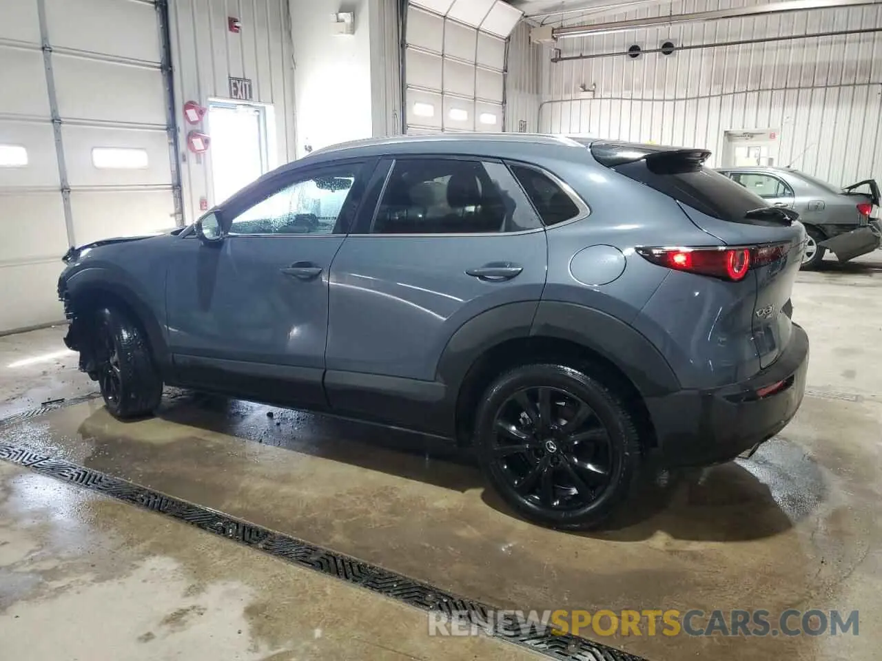 2 fotografías del automóvil dañado 3MVDMBCM0RM600185 MAZDA CX30 2024
