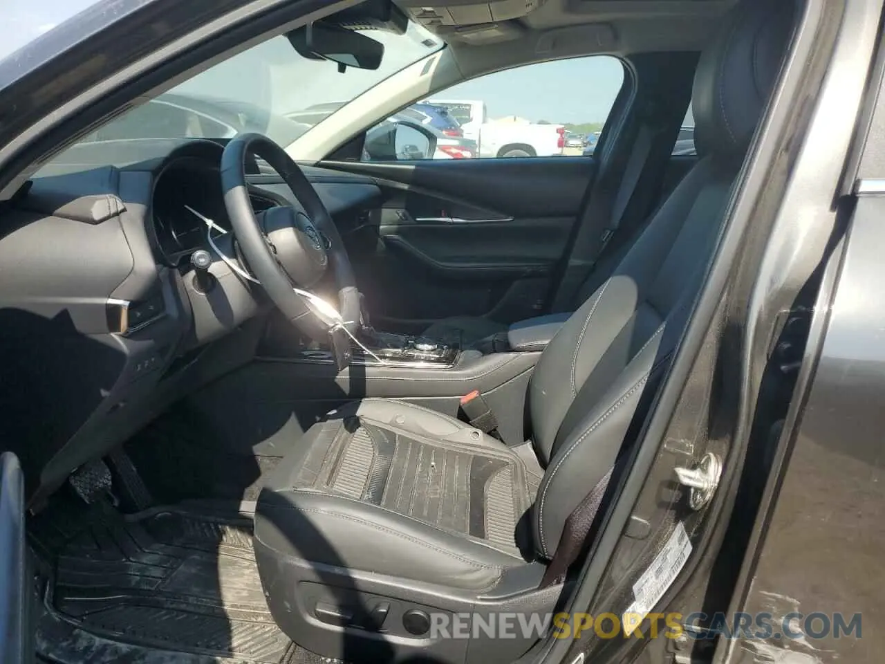 7 fotografías del automóvil dañado 3MVDMBCM3RM714035 MAZDA CX30 2024