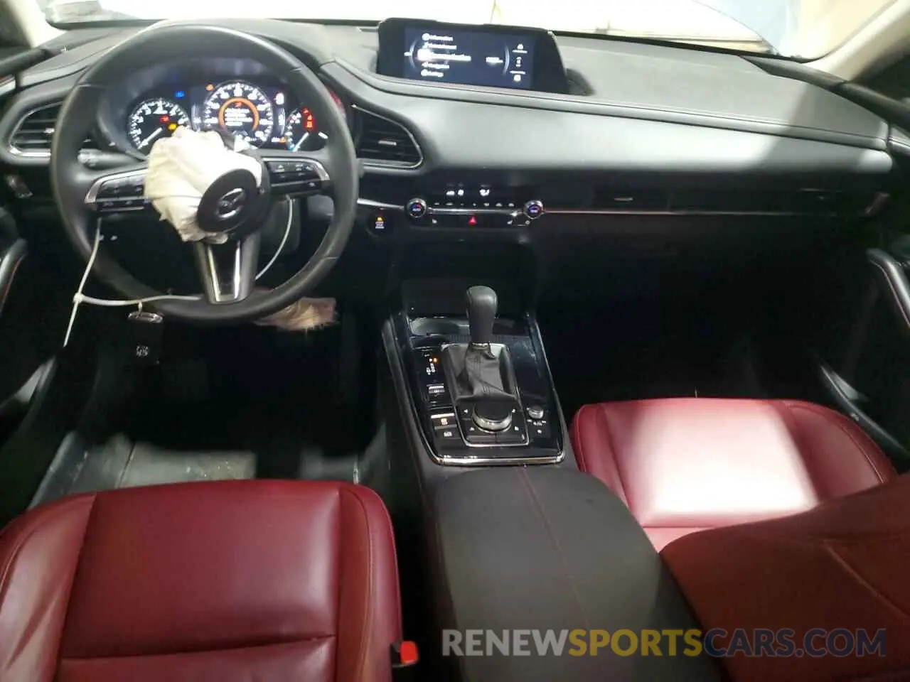 8 fotografías del automóvil dañado 3MVDMBCM5RM632985 MAZDA CX30 2024