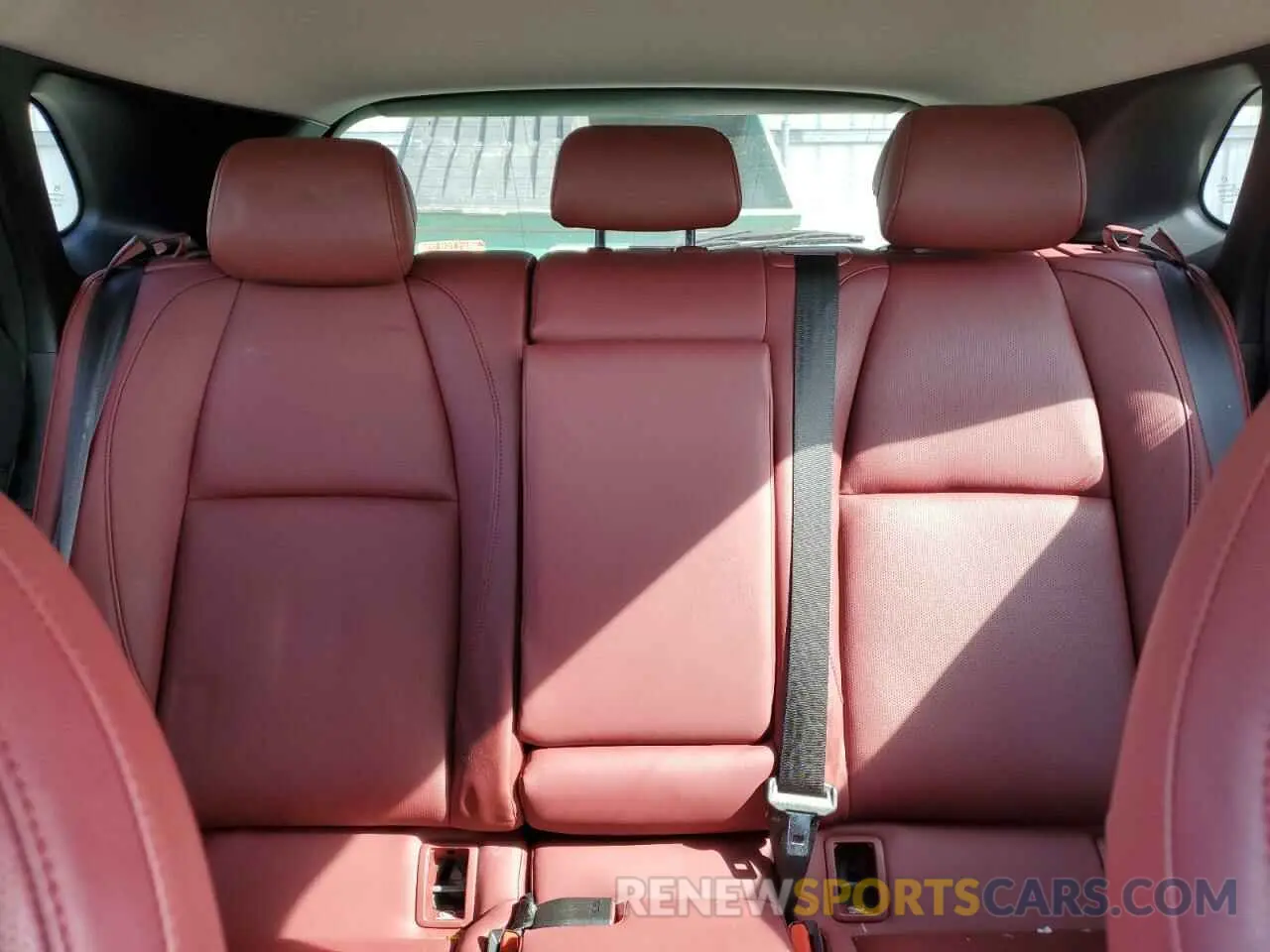 10 fotografías del automóvil dañado 3MVDMBCM5RM679031 MAZDA CX30 2024