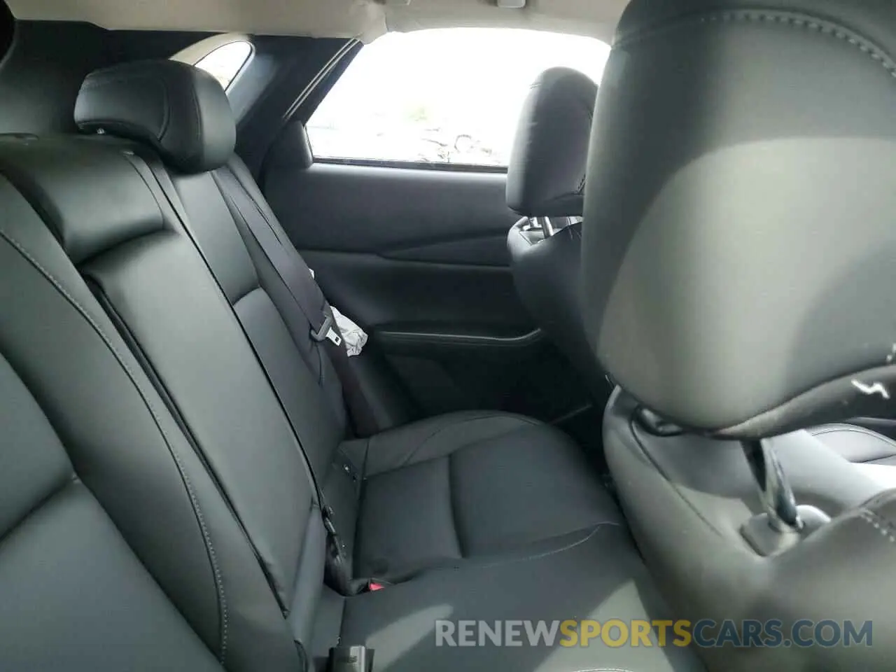 10 fotografías del automóvil dañado 3MVDMBCM6RM690894 MAZDA CX30 2024