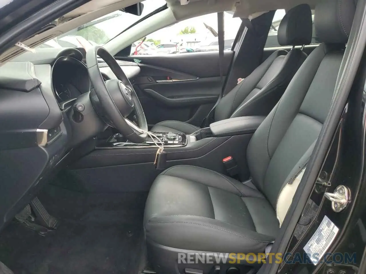 7 fotografías del automóvil dañado 3MVDMBCM6RM690894 MAZDA CX30 2024