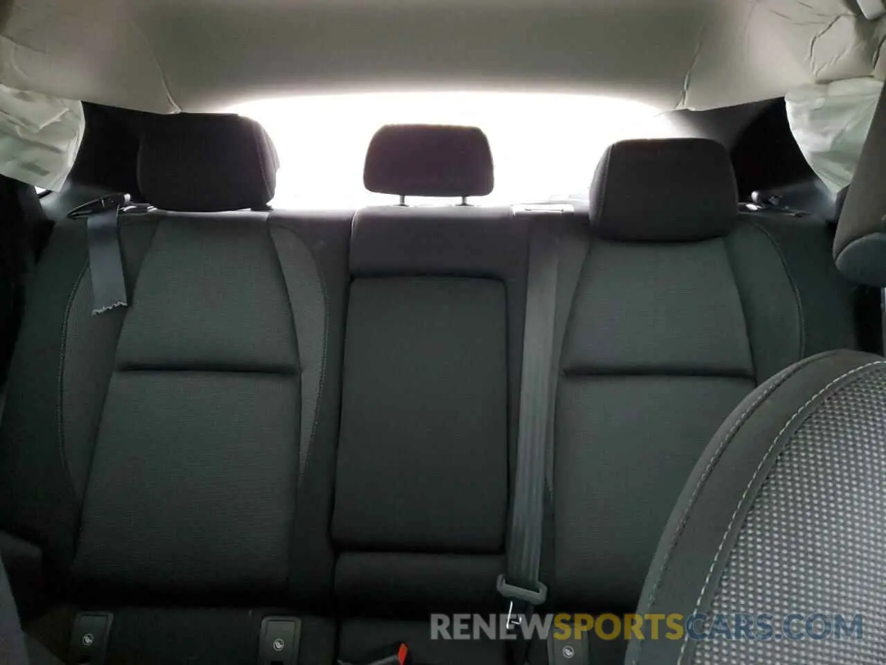 10 fotografías del automóvil dañado 3MVDMBCM8RM670923 MAZDA CX30 2024