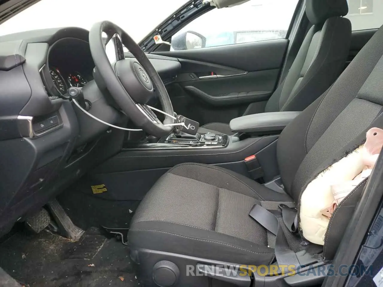 7 fotografías del automóvil dañado 3MVDMBCM8RM670923 MAZDA CX30 2024