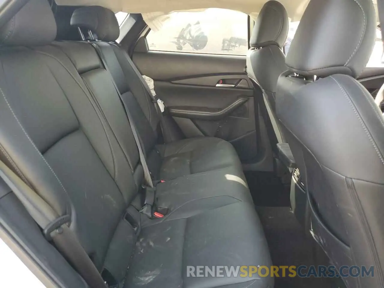 10 fotografías del automóvil dañado 3MVDMBCM9RM672115 MAZDA CX30 2024