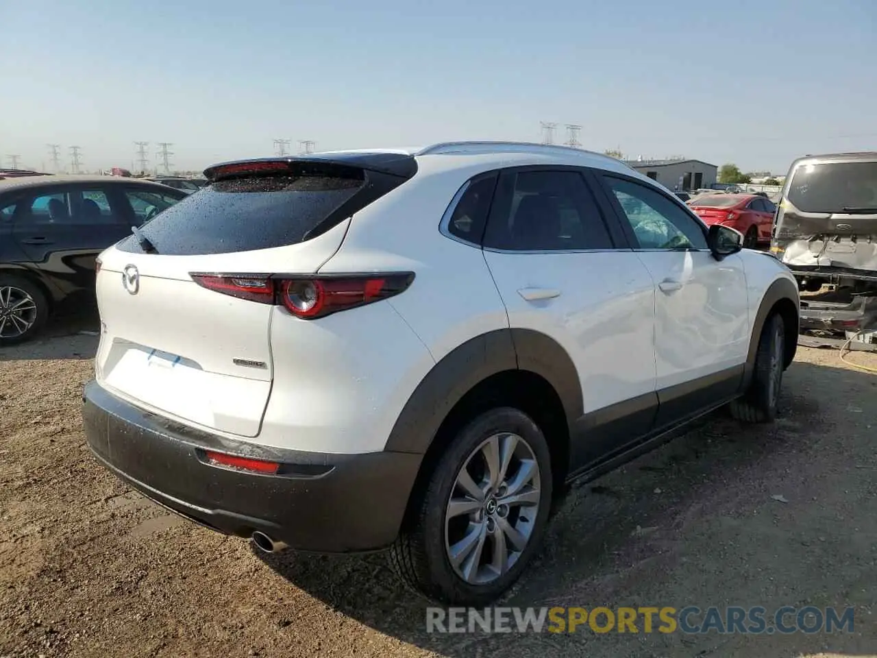 3 fotografías del automóvil dañado 3MVDMBCM9RM672115 MAZDA CX30 2024