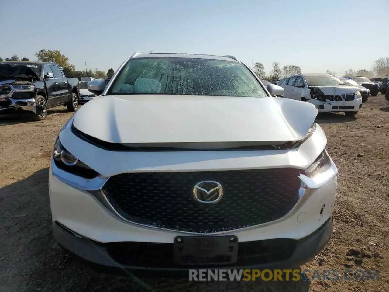 5 fotografías del automóvil dañado 3MVDMBCM9RM672115 MAZDA CX30 2024