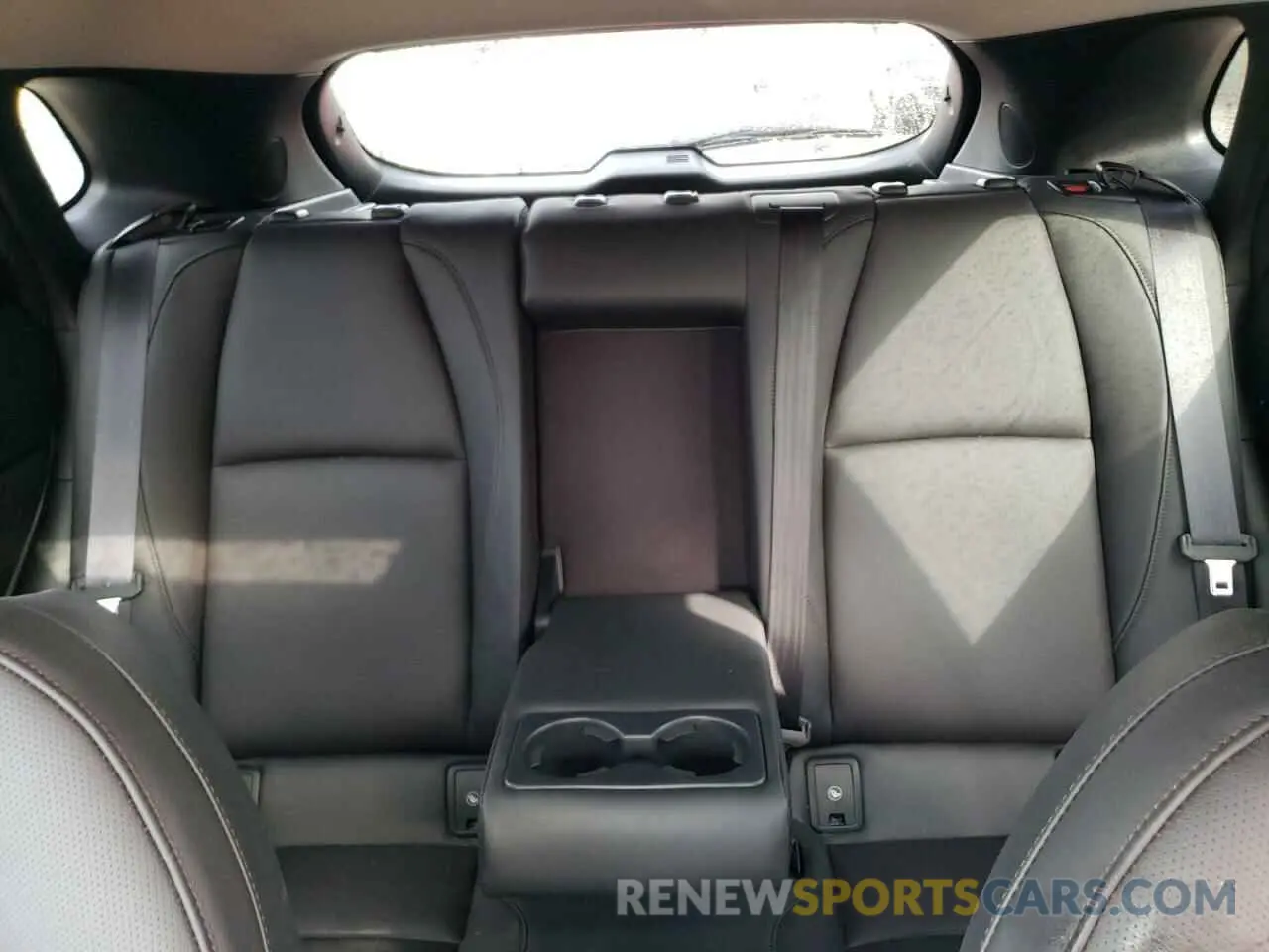 10 fotografías del automóvil dañado 3MVDMBDM4RM636086 MAZDA CX30 2024