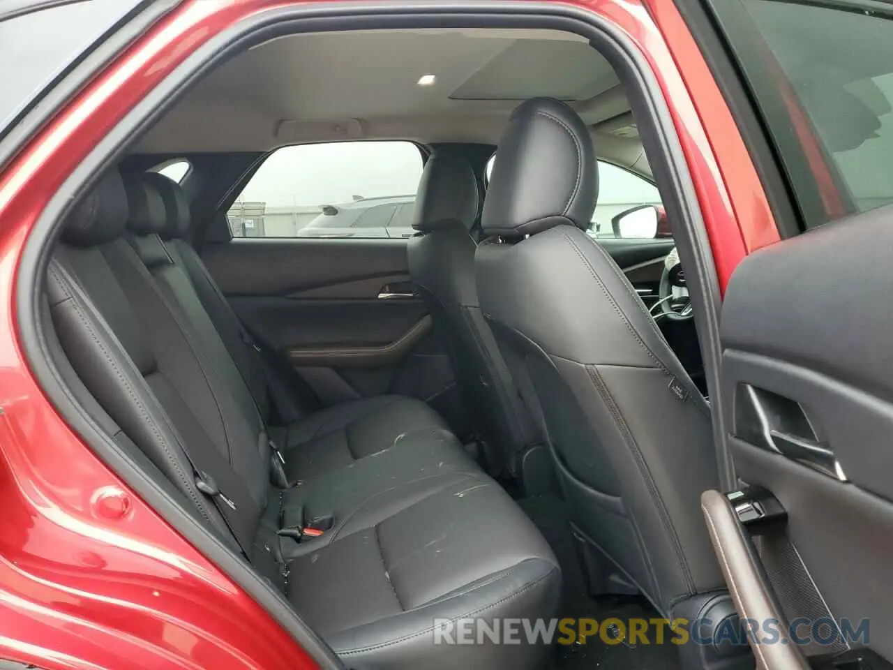 12 fotografías del automóvil dañado 3MVDMBDM8RM668801 MAZDA CX30 2024