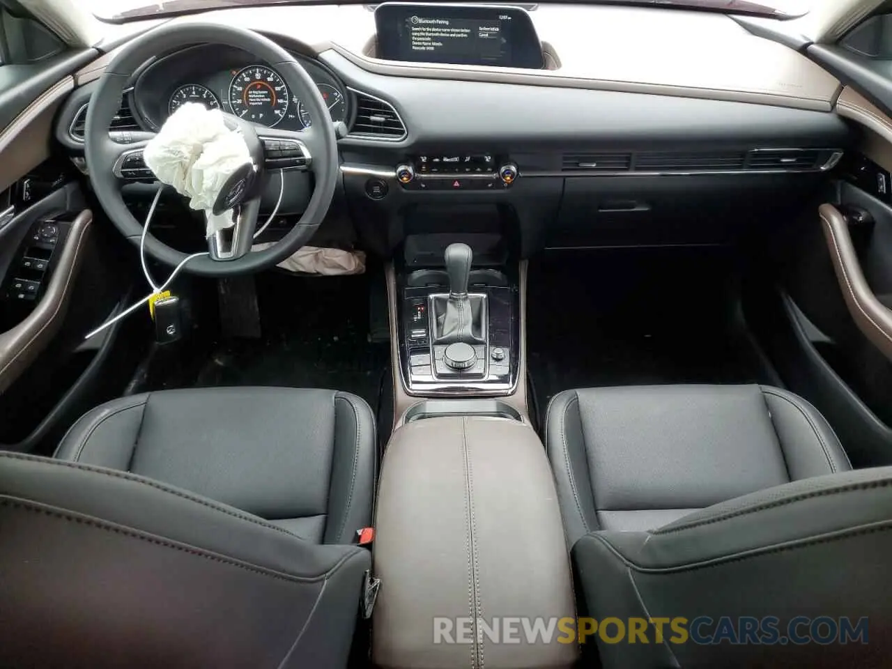 8 fotografías del automóvil dañado 3MVDMBDM8RM668801 MAZDA CX30 2024