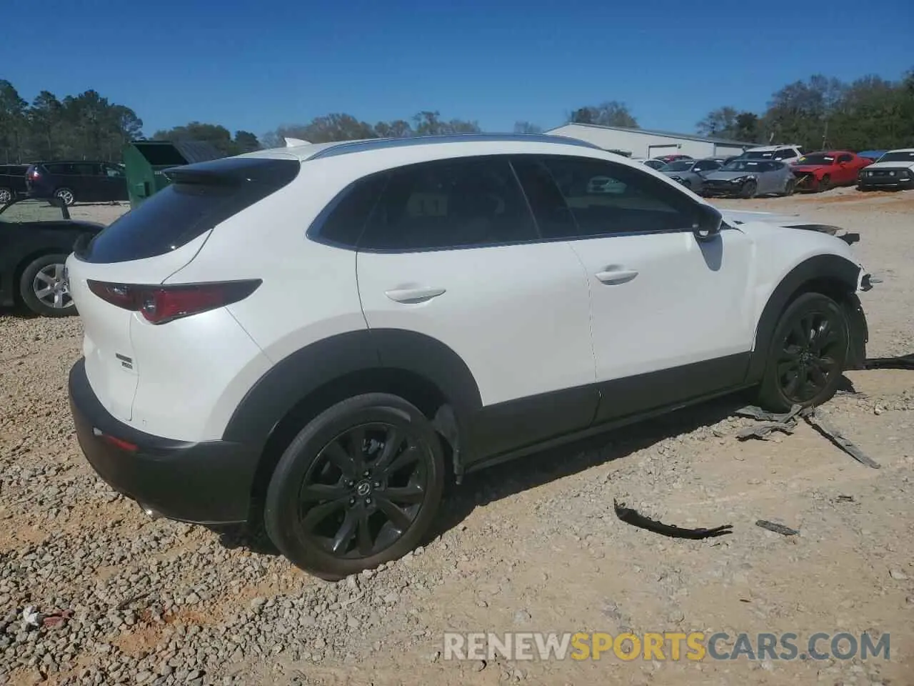 3 fotografías del automóvil dañado 3MVDMBEY0RM690146 MAZDA CX30 2024