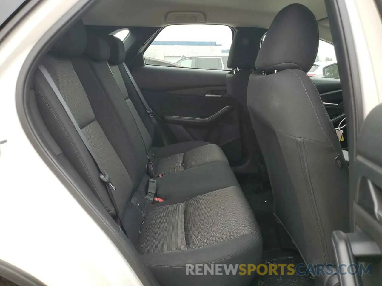 11 fotografías del automóvil dañado 3MVDMBAM8SM766379 MAZDA CX30 2025